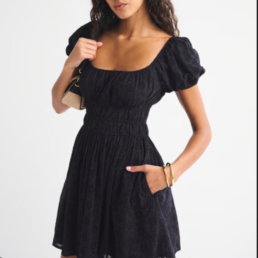 Abercrombie & Fitch Ruched Puff Sleeve Mini Dress – Black (Women’s Small)
